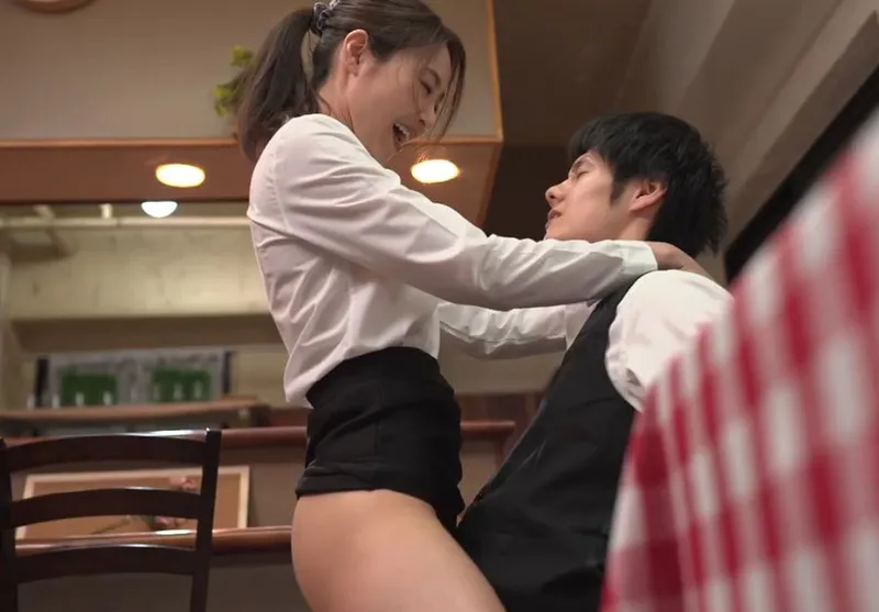 Cậu trai trẻ chịch đồng nghiệp nữ làm chung công ty có ông xã nhưng anh xã “yếu”